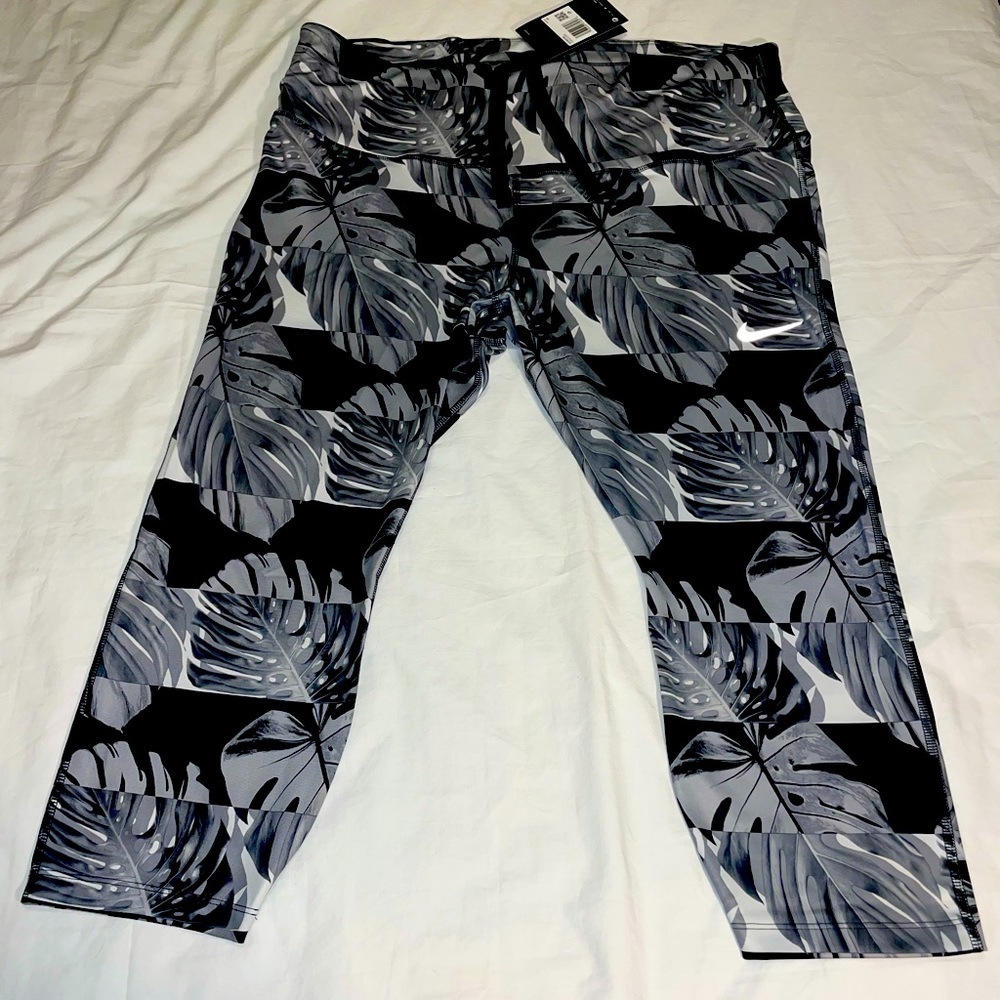 Nike Womens Fast Print Crop Tights Plus Size 2X